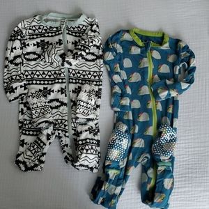 Set of two onsie zip up sleepers